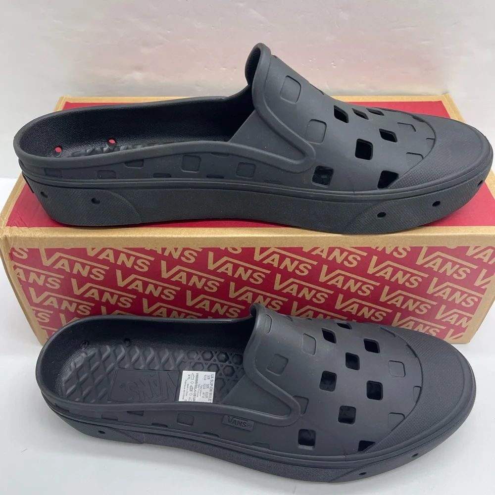 Vans Slip-On Clogs Slip-On Mule Trk
Black
VN0005V8BLK Tracking Sneakers - Picture 2 of 16